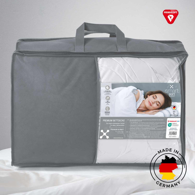 smart® Soft Blanket in Tragetasche, weiche nachhaltige Ganzjahres Bett-Decke mit PrimaLoft Bio Füllung aus biologisch abbaubaren Recyclingfasern, Made in Germany